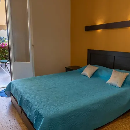 Stella Aparthotel Tolo