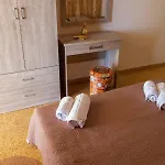 Stella Τολό